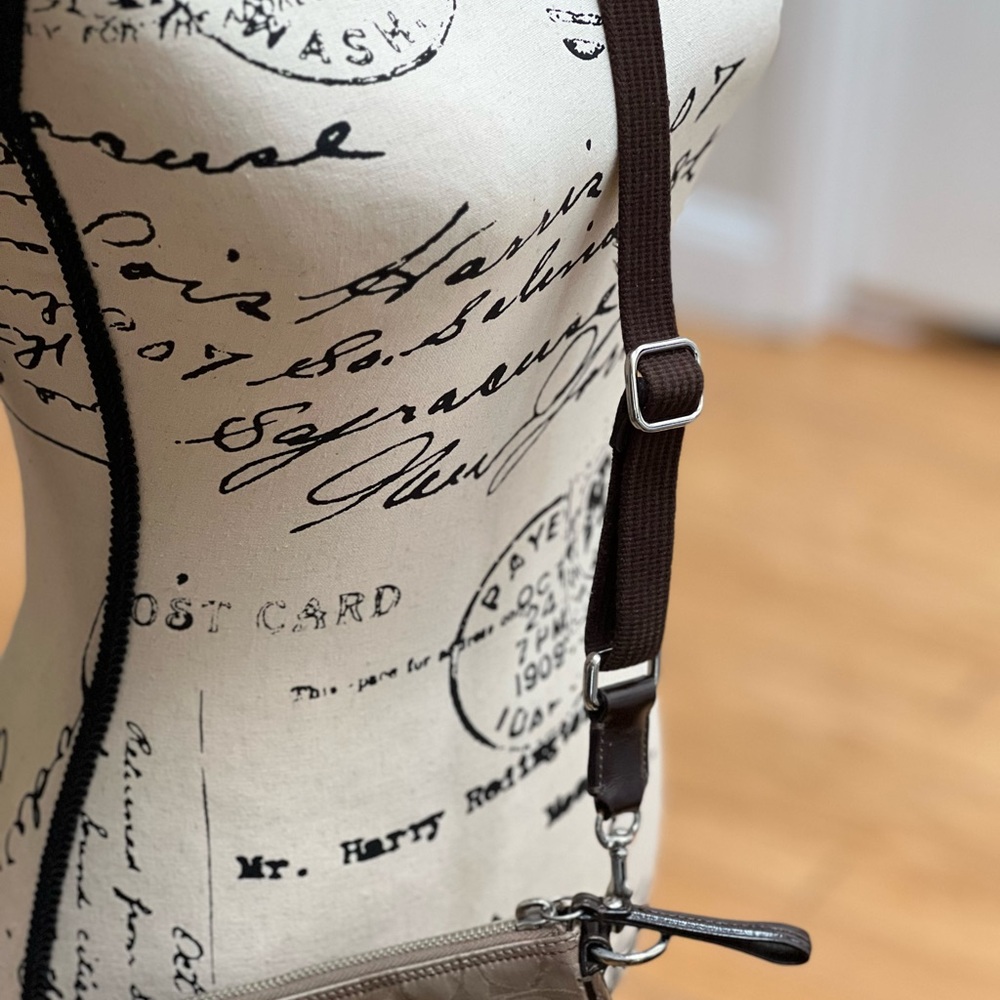 Coach Signature Canvas and Pink Leather Bag - Picture 9 of 9